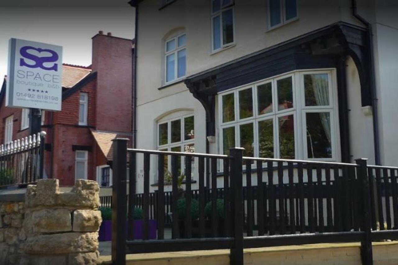Space Boutique B&B - With Free Private Car Park Llandudno Esterno foto