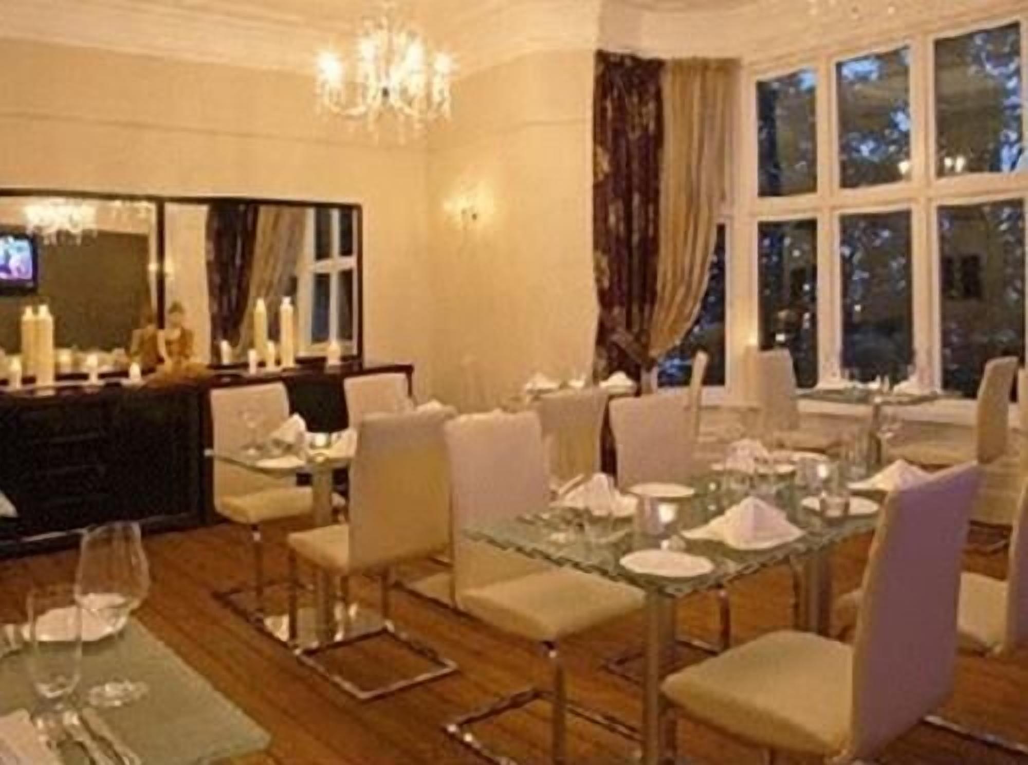 Space Boutique B&B - With Free Private Car Park Llandudno Esterno foto